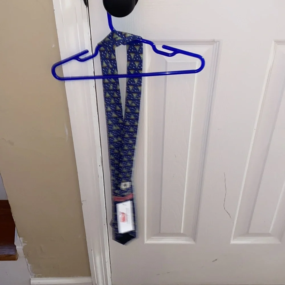 Youth Vineyard Vines tie
